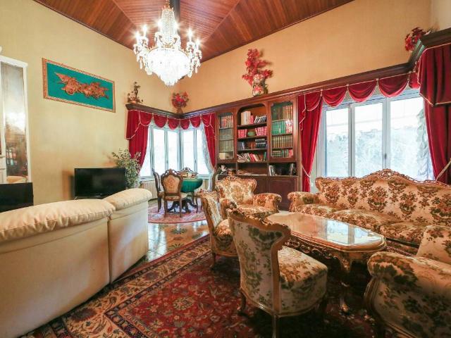 Villa Indipendente in vendita a Carimate, Lombardia
