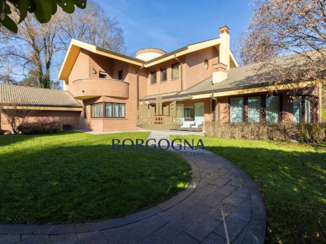 Villa Indipendente in vendita a Carimate, Lombardia