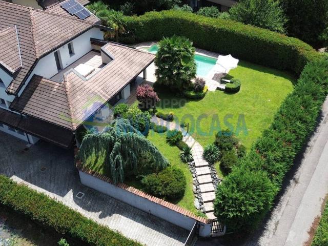 Villa Indipendente in vendita a Carimate, Lombardia