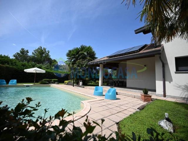 Villa Indipendente in vendita a Carimate, Lombardia