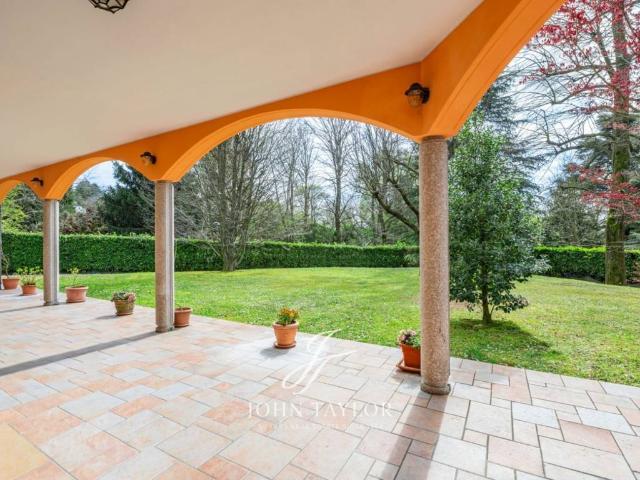 Villa Indipendente in vendita a Carimate, Lombardia