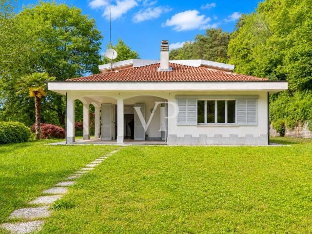 Villa Indipendente in vendita a Carimate, Lombardia