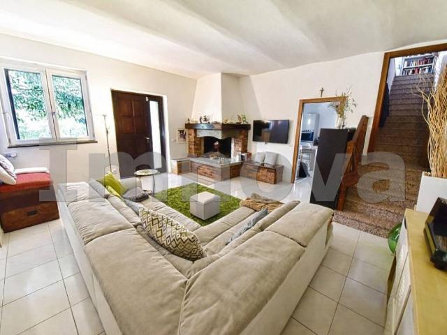 Villa Indipendente in vendita a Carimate, Lombardia