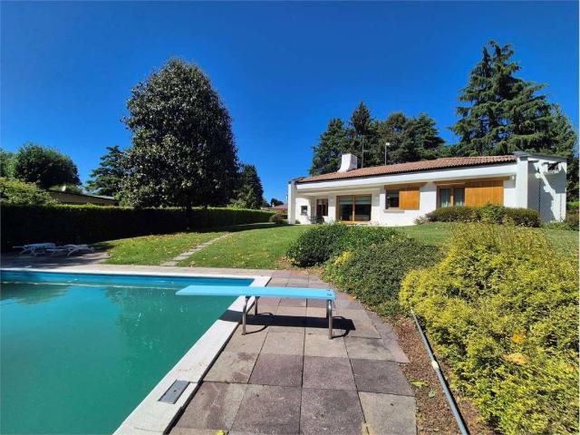 Villa Indipendente in vendita a Carimate, Lombardia