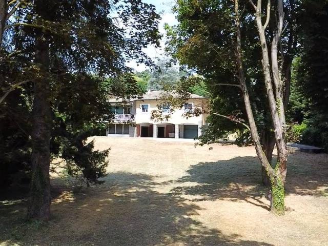 Villa Indipendente in vendita a Carimate, Lombardia