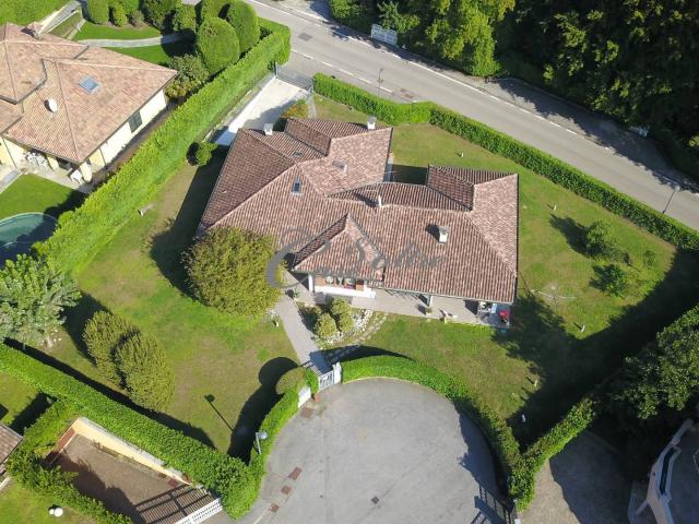 Villa Indipendente in vendita a Carimate, Lombardia
