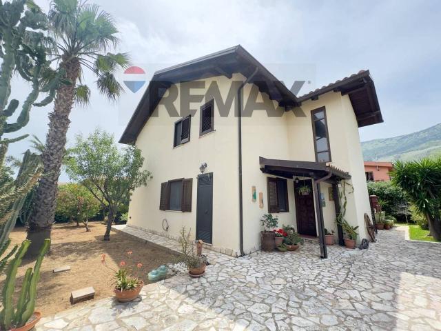 Villa Indipendente in vendita a Piraineto, Carini