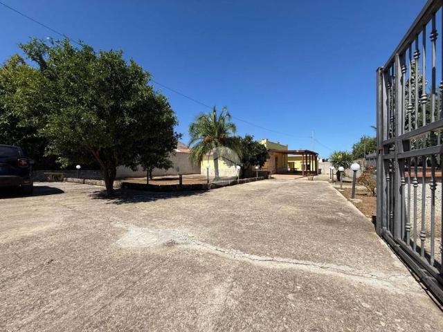 Villa Indipendente in vendita a Carini, Sicilia