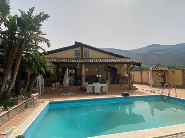 Villa Indipendente in vendita a Carini, Sicilia
