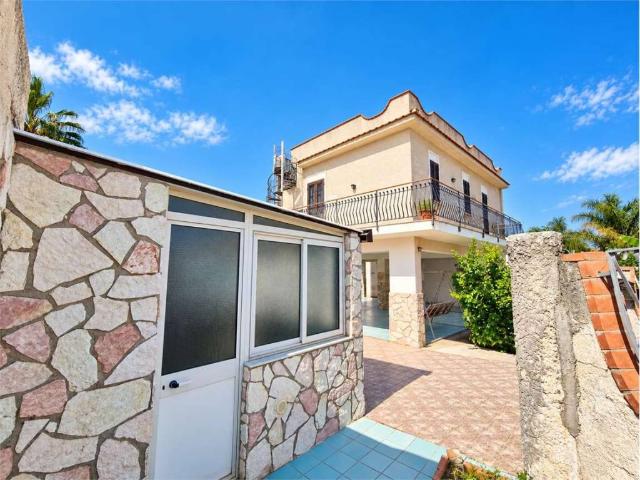 Villa Indipendente in vendita a Villagrazia di Carini, Carini
