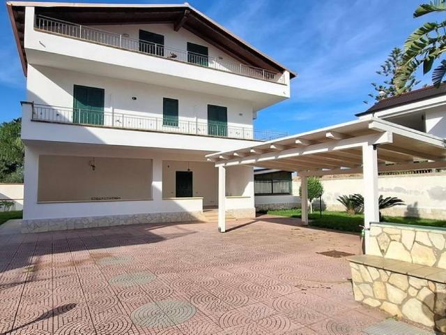 Villa Indipendente in vendita a Carini, Sicilia