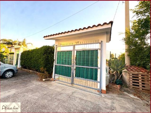 Villa Indipendente in vendita a Carini, Sicilia