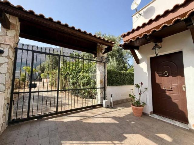 Villa Indipendente in vendita a Carini, Sicilia