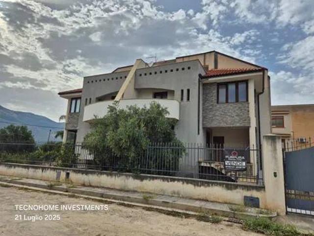 Villa Indipendente in vendita a Carini, Sicilia
