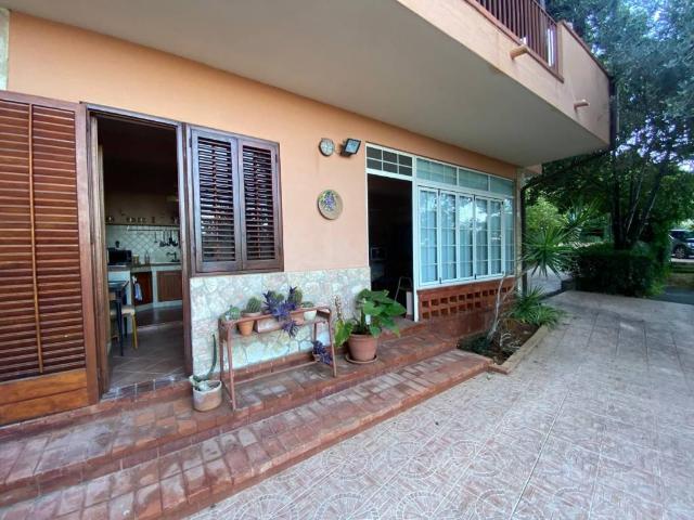 Villa Indipendente in vendita a Carini, Sicilia