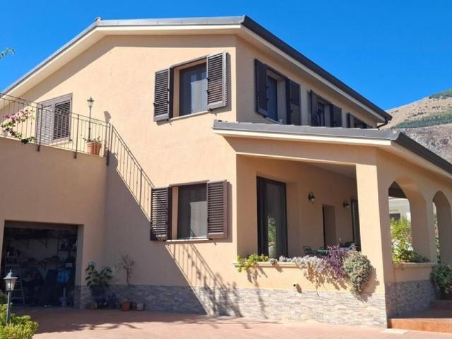 Villa Indipendente in vendita a Villagrazia di Carini, Carini
