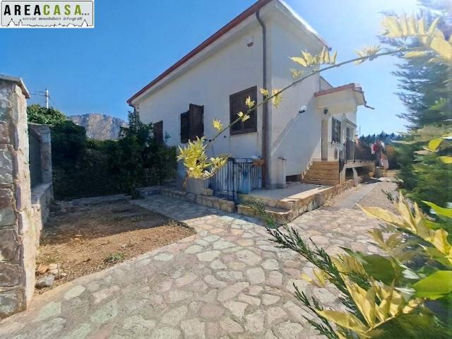 Villa Indipendente in vendita a Carini, Sicilia