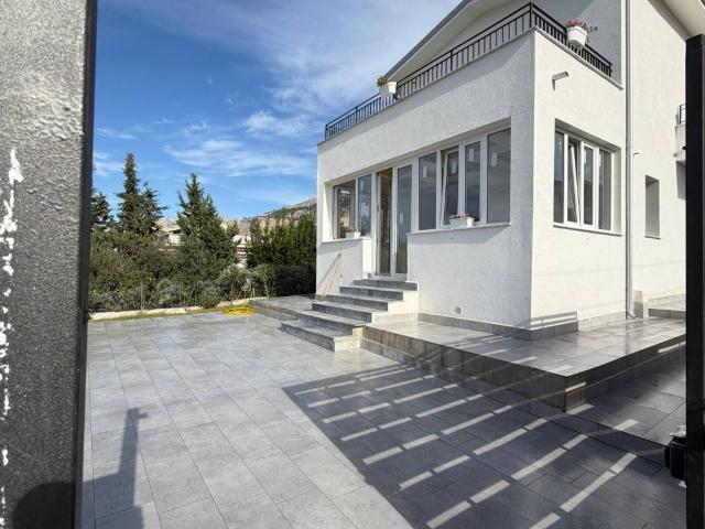 Villa Indipendente in vendita a Carini, Sicilia