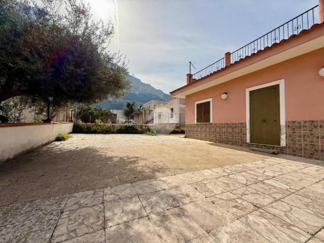 Villa Indipendente in vendita a Carini, Sicilia