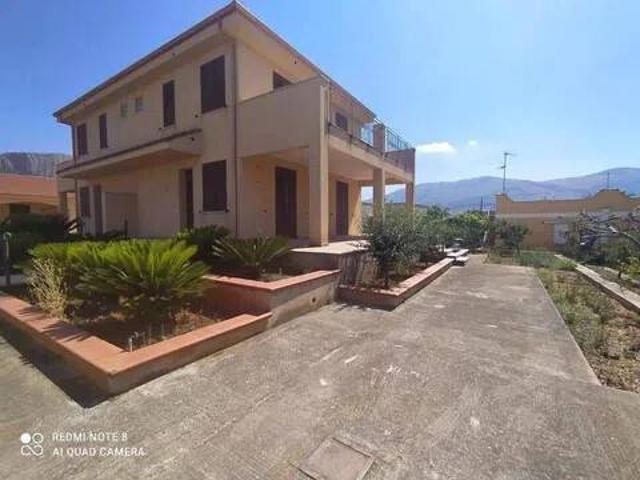 Villa Indipendente in vendita a Carini, Sicilia