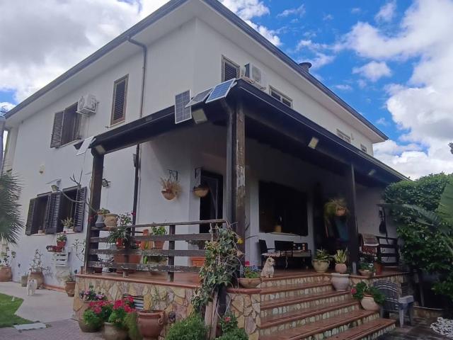 Villa Indipendente in vendita a Carini, Sicilia