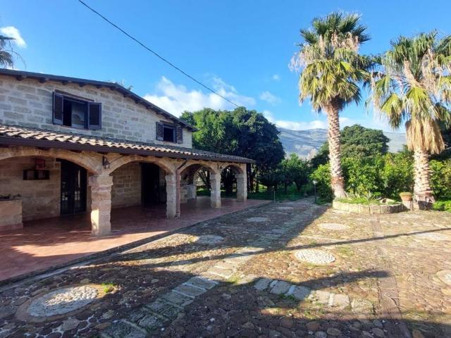 Villa Indipendente in vendita a Carini, Sicilia