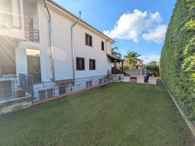 Villa Indipendente in vendita a Carini, Palermo