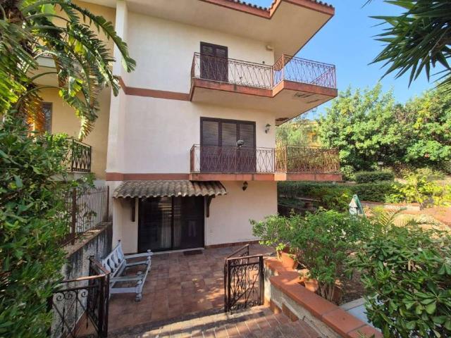 Villa Indipendente in vendita a Piraineto, Carini