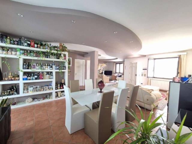 Villa Indipendente in vendita a Carini, Sicilia