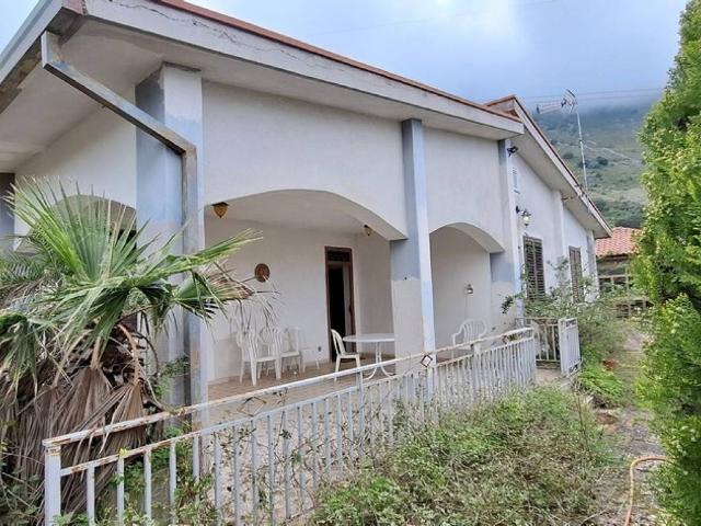 Villa Indipendente in vendita a Carini, Sicilia