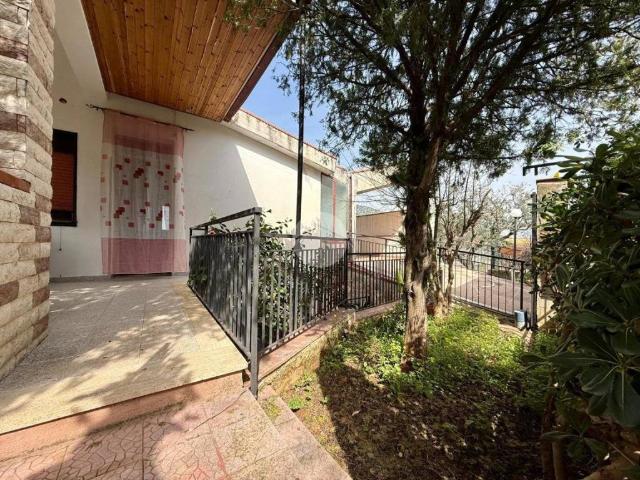 Villa Indipendente in vendita a Carini, Palermo