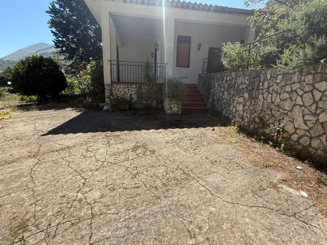 Villa Indipendente in vendita a Carini, Sicilia
