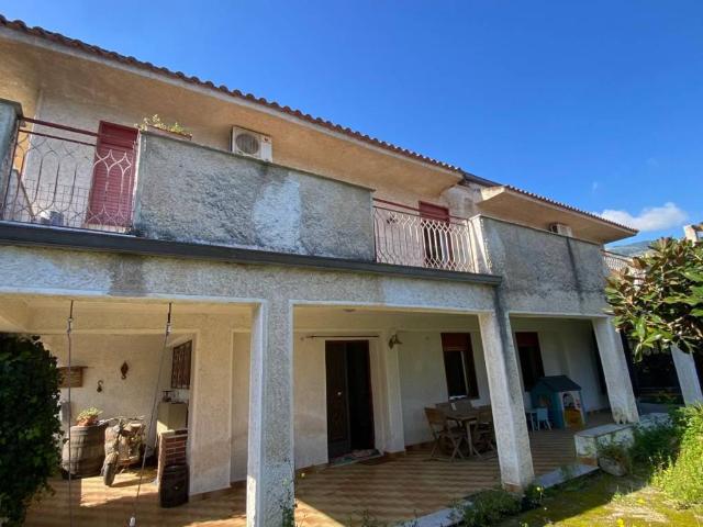 Villa Indipendente in vendita a Carini, Sicilia