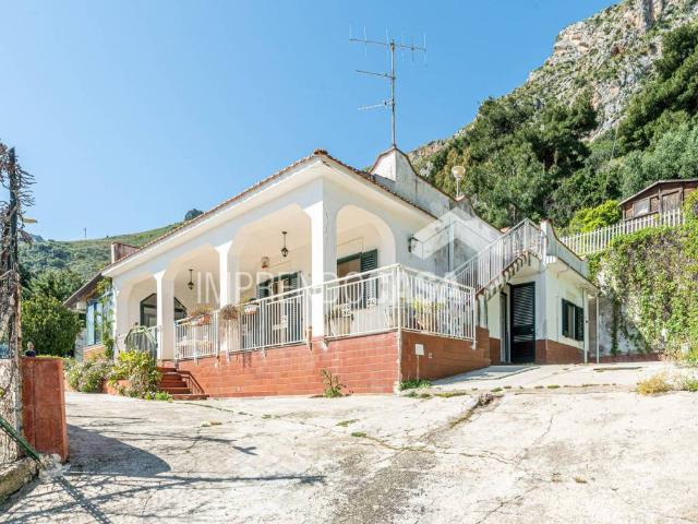 Villa Indipendente in vendita a Carini, Sicilia