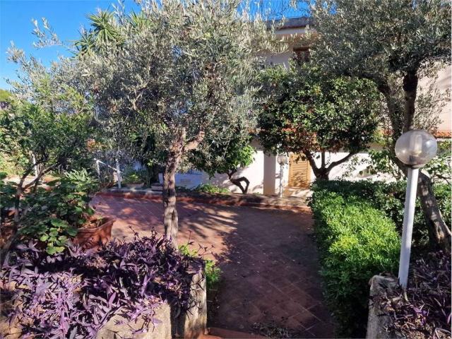 Villa Indipendente in vendita a Carini, Sicilia