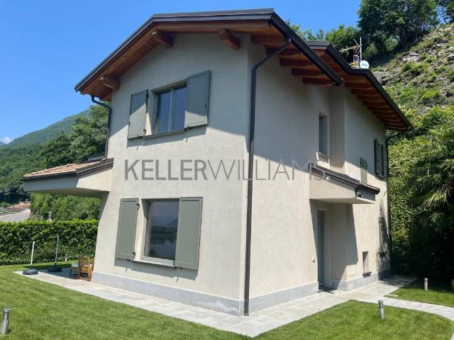 Villa Indipendente in vendita a Carlazzo, Lombardia