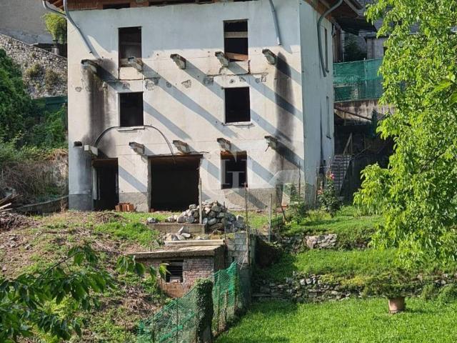 Villa Indipendente in vendita a San Pietro Sovera, Carlazzo
