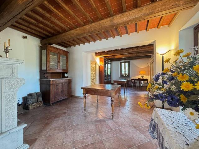 Villa Indipendente in vendita a Carmignano, Castello