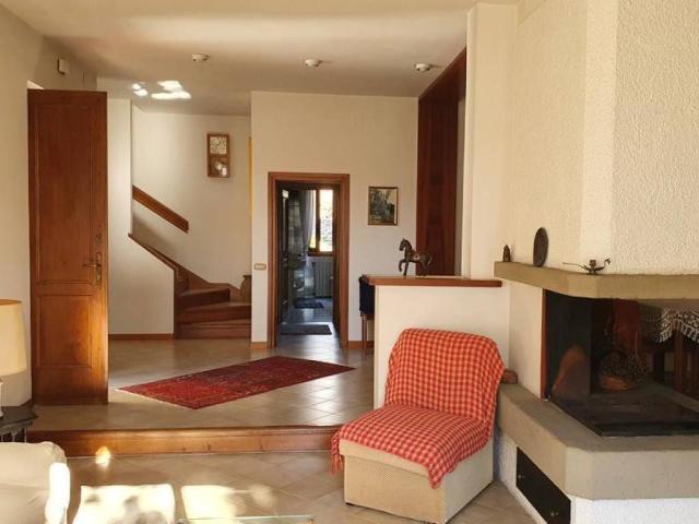 Villa Indipendente in vendita a Carmignano, Comeana