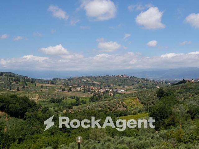 Villa Indipendente in vendita a Carmignano, Castello