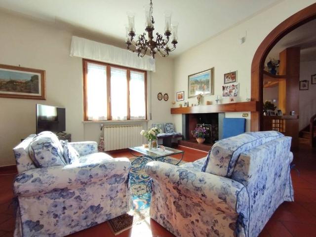 Villa Indipendente in vendita a Carmignano, Seano