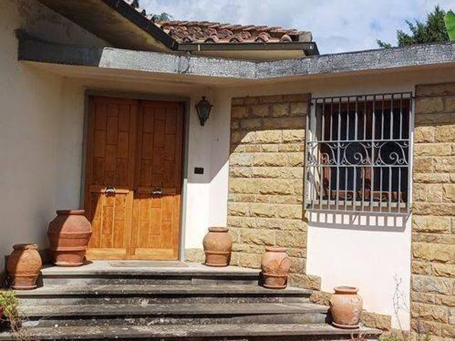 Villa Indipendente in vendita a Carmignano, Comeana