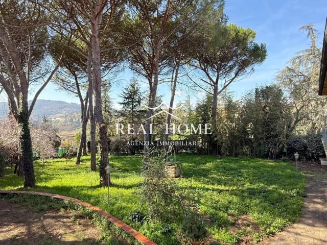 Villa Indipendente in vendita a Carmignano, Toscana