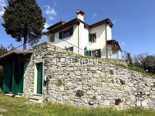 Villa Indipendente in vendita a La Serra, Carmignano