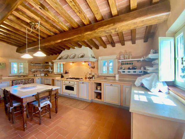 Villa Indipendente in vendita a La Serra, Carmignano