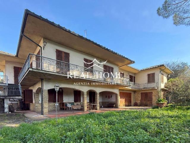 Villa Indipendente in vendita a Carmignano, Comeana