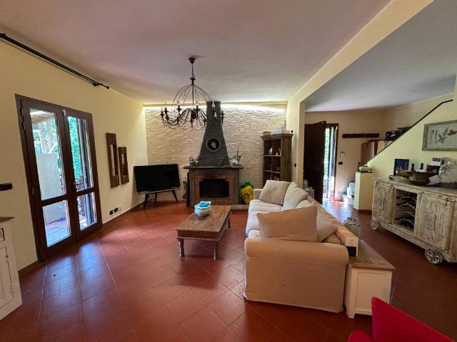 Villa Indipendente in vendita a Carmignano, Comeana