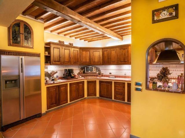 Villa Indipendente in vendita a Carmignano, La Serra