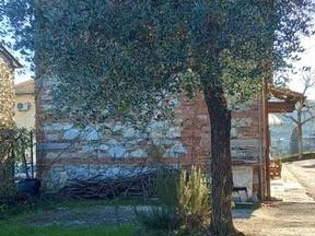 Villa Indipendente in vendita a Capezzana, Carmignano