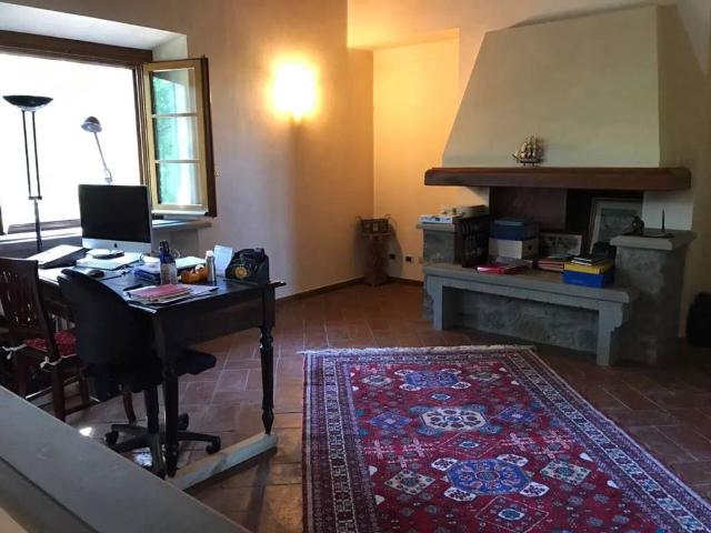 Villa Indipendente in vendita a Carmignano, Comeana